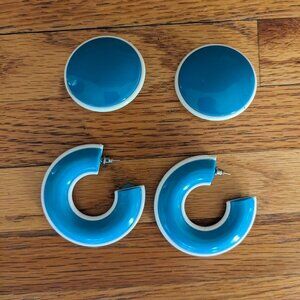 Set of 2 vintage blue and white 80's earrings